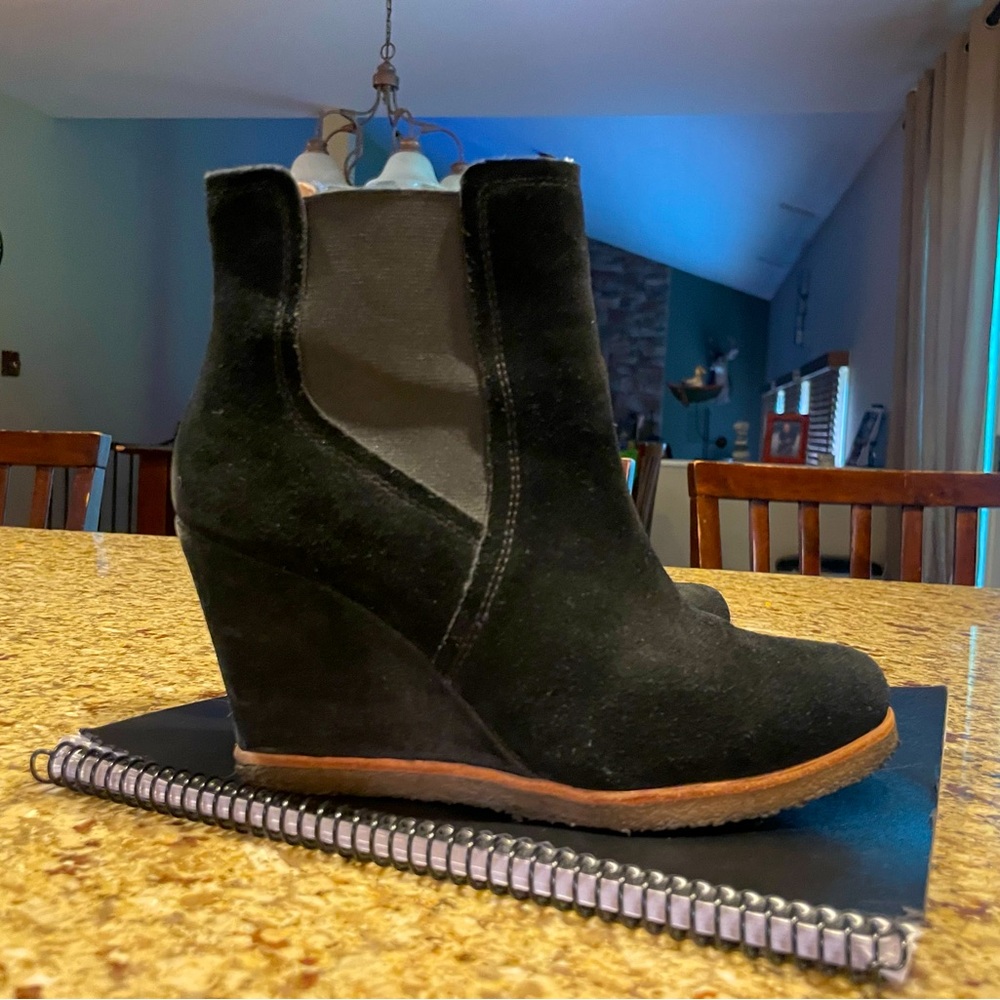SOLD—Preloved Splendid Bootie wedge sz 8